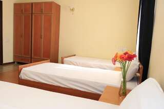 Отель Musa Ler Hotel Yerevan Ереван Стандартный четырехместный номер-6